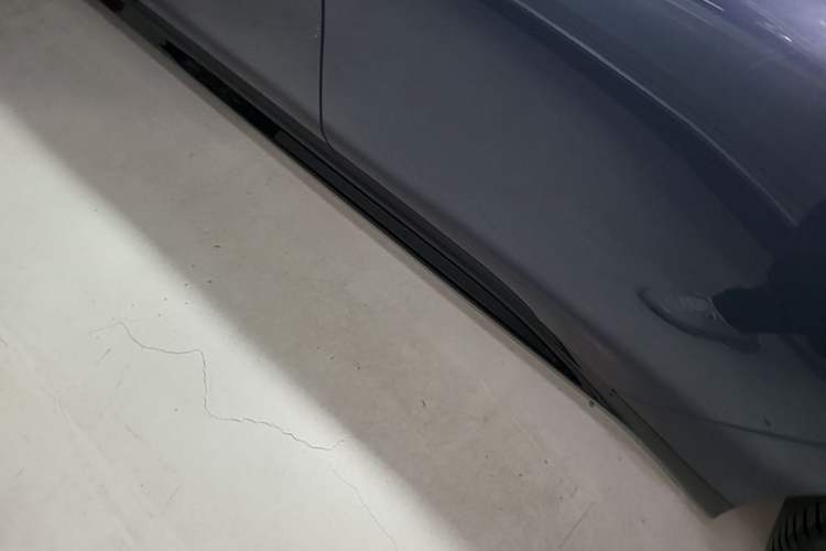 Used Xiaomi Auto SU7 2024 Rear-Drive Long-Range Intelligent Driving Version Left Side Sill