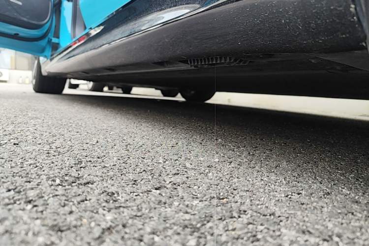 Used Xiaomi Auto SU7 2024 Four-Wheel Drive Ultra-Long Range Advanced Intelligent Driving Max Edition Left Side Sill