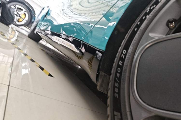 Used Xiaomi Auto SU7 2024 Four-Wheel Drive Ultra-Long Range Advanced Intelligent Driving Max Edition Left Side Sill