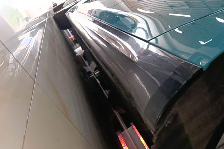 Used Xiaomi Auto SU7 2024 Rear-Drive Long-Range Intelligent Driving Version Left Side Sill