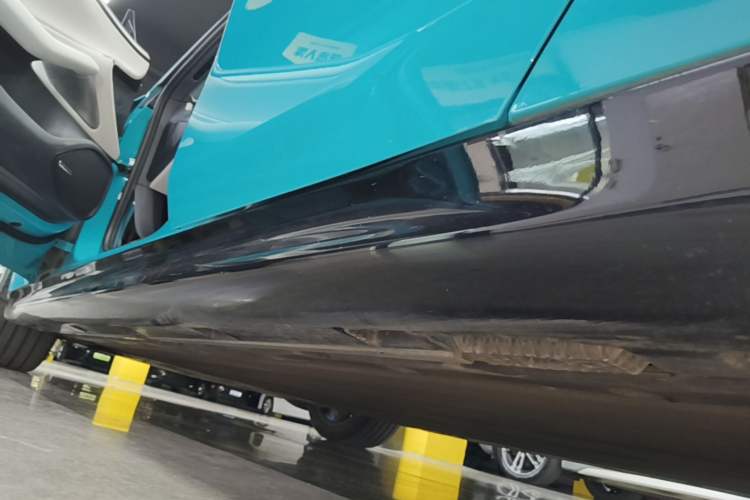Used Xiaomi Auto SU7 2024 Rear-Drive Long-Range Intelligent Driving Version Left Side Sill