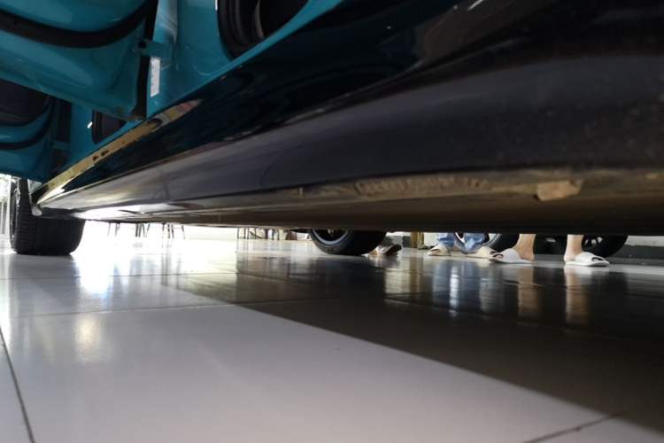 Used Xiaomi Auto SU7 2024 Rear-Drive Long-Range Intelligent Driving Version Left Side Sill