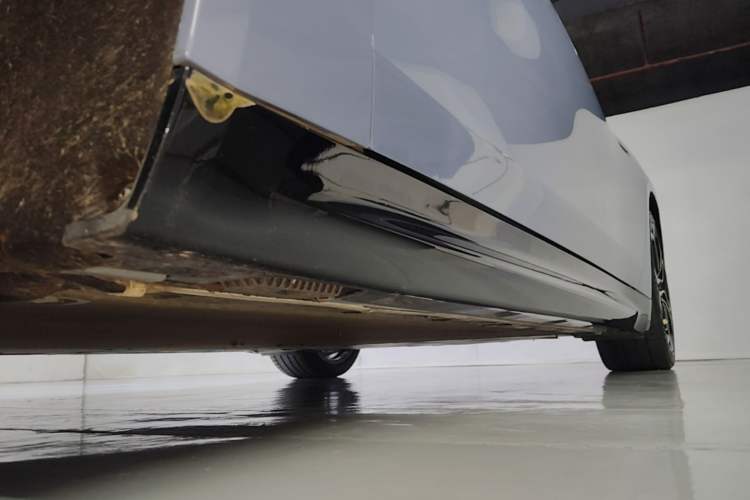 Used Xiaomi Auto SU7 2024 Four-Wheel-Drive Max Founder's Edition Left Side Sill