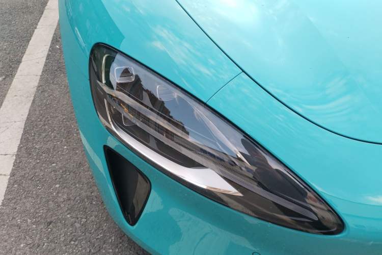 Used Xiaomi Auto SU7 2024 Four-Wheel-Drive Max Founder's Edition Right Front Headlight