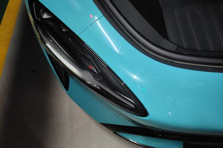 Used Xiaomi Auto SU7 2024 Four-Wheel Drive Ultra-Long Range Advanced Intelligent Driving Max Edition Right Front Headlight