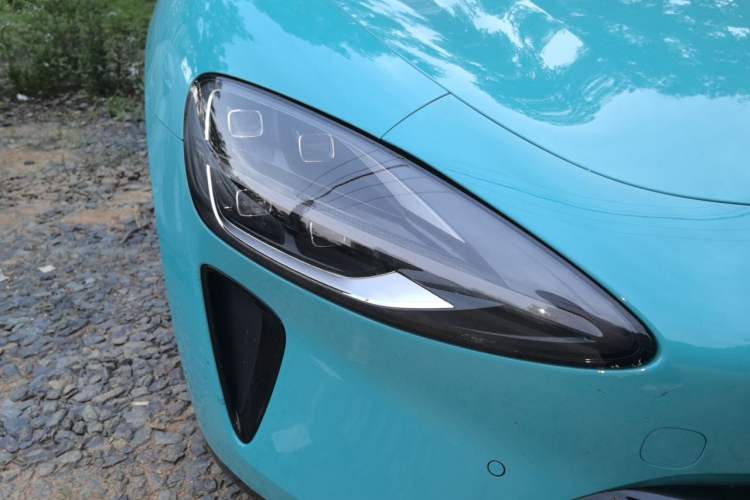 Used Xiaomi Auto SU7 2024 Four-Wheel Drive Ultra-Long Range Advanced Intelligent Driving Max Edition Right Front Headlight