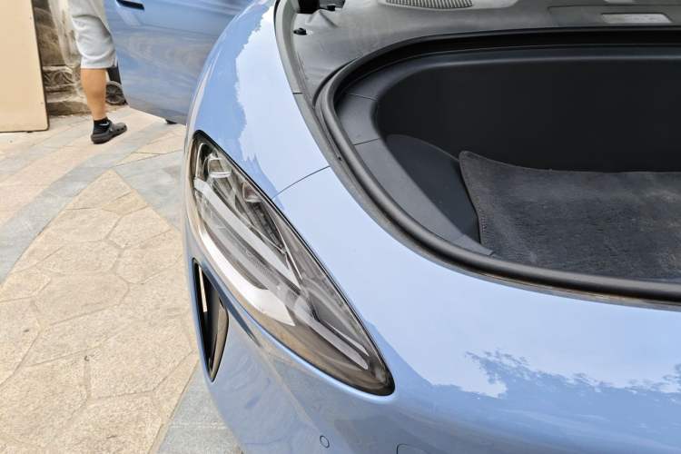 Used Xiaomi Auto SU7 2024 Four-Wheel Drive Ultra-Long Range Advanced Intelligent Driving Max Edition Right Front Headlight