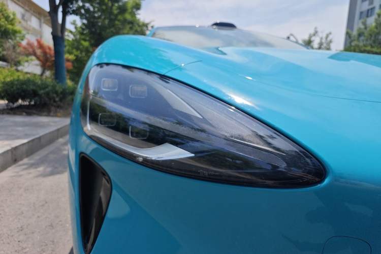 Used Xiaomi Auto SU7 2024 Four-Wheel Drive Ultra-Long Range Advanced Intelligent Driving Max Edition Right Front Headlight