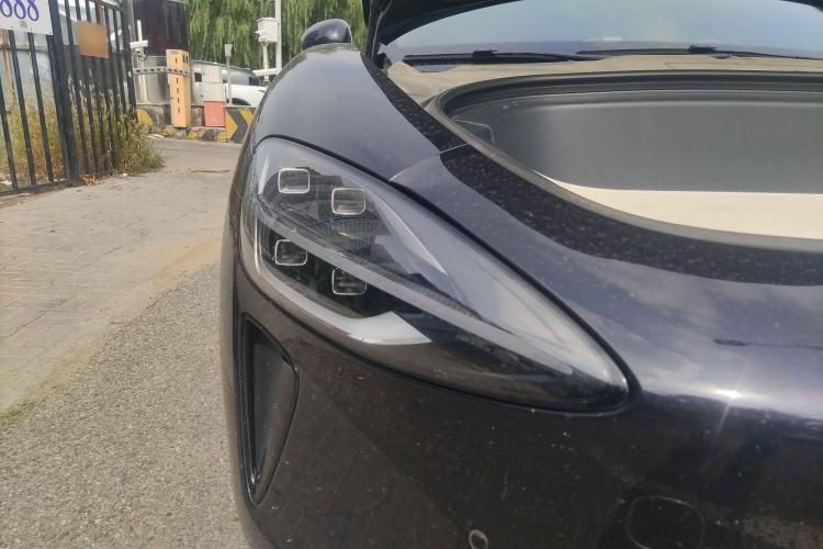 Used Xiaomi Auto SU7 2024 Rear-Drive Ultra-Long Range Advanced Pro-Level Intelligent Driving Version Right Front Headlight