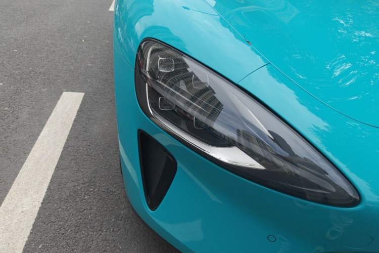 Used Xiaomi Auto SU7 2024 Four-Wheel Drive Ultra-Long Range Advanced Intelligent Driving Max Edition Right Front Headlight