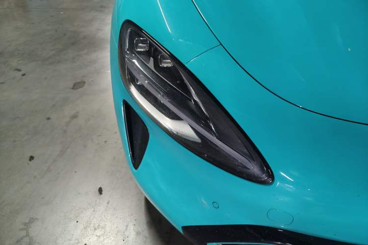 Used Xiaomi Auto SU7 2024 Rear-Drive Long-Range Intelligent Driving Version Right Front Headlight