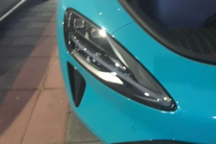Used Xiaomi Auto SU7 2024 Four-Wheel Drive Ultra-Long Range Advanced Intelligent Driving Max Edition Right Front Headlight