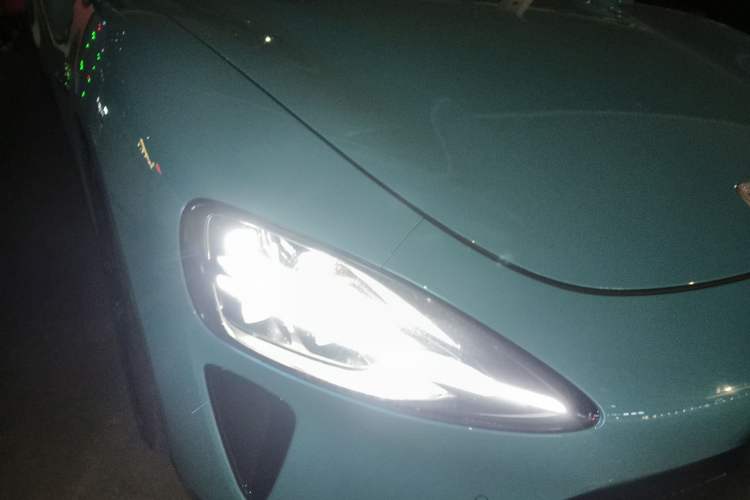 Used Xiaomi Auto SU7 2024 Four-Wheel Drive Ultra-Long Range Advanced Intelligent Driving Max Edition Right Front Headlight