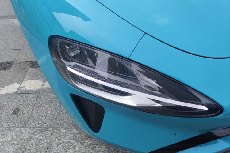 Used Xiaomi Auto SU7 2024 Rear-Drive Long-Range Intelligent Driving Version Right Front Headlight