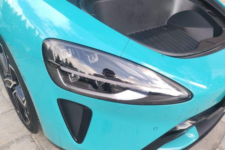 Used Xiaomi Auto SU7 2024 Rear-Drive Long-Range Intelligent Driving Version Right Front Headlight