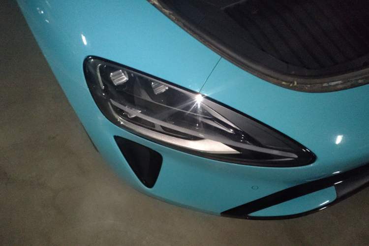 Used Xiaomi Auto SU7 2024 Rear-Drive Long-Range Intelligent Driving Version Right Front Headlight