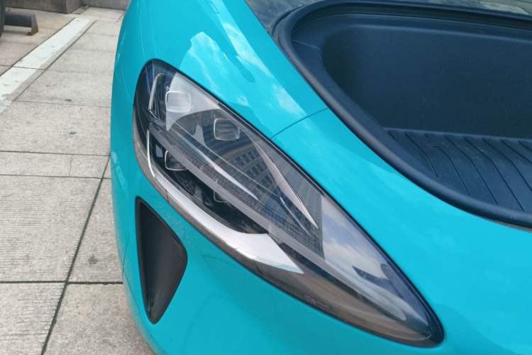 Used Xiaomi Auto SU7 2024 Four-Wheel-Drive Max Founder's Edition Right Front Headlight