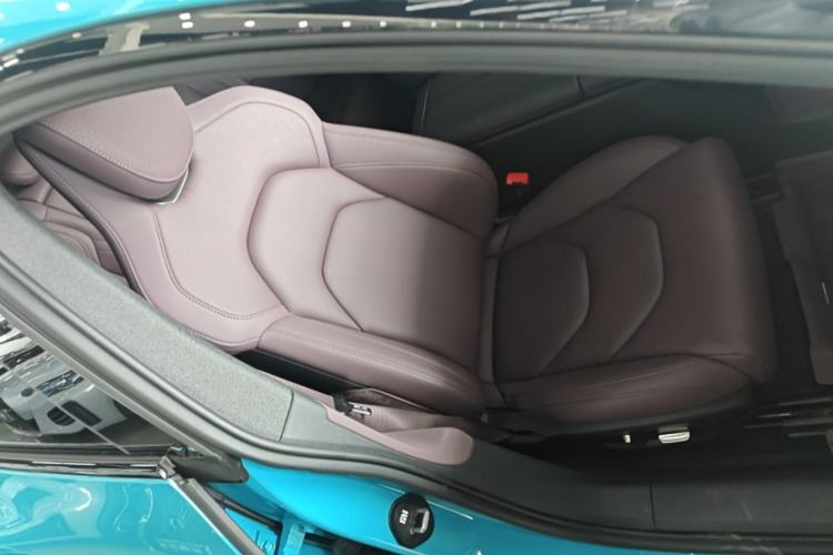 Used Xiaomi Auto SU7 2024 Rear-Drive Long-Range Intelligent Driving Version Right Front Seat