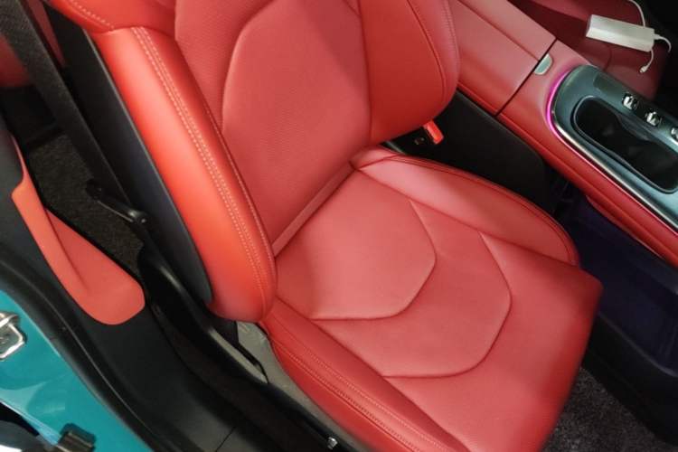 Used Xiaomi Auto SU7 2024 Rear-Drive Long-Range Intelligent Driving Version Right Front Seat