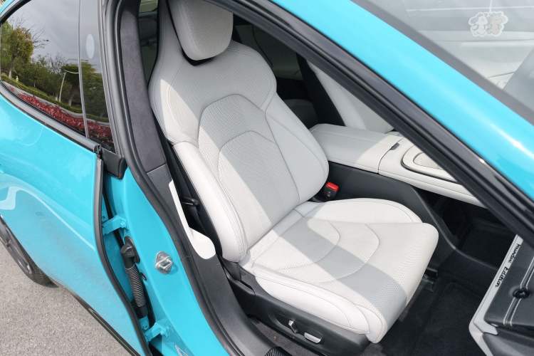 Used Xiaomi Auto SU7 2024 Four-Wheel-Drive Max Founder's Edition Right Front Seat