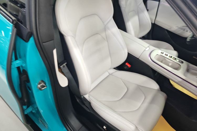 Used Xiaomi Auto SU7 2024 Four-Wheel Drive Ultra-Long Range Advanced Intelligent Driving Max Edition Right Front Seat