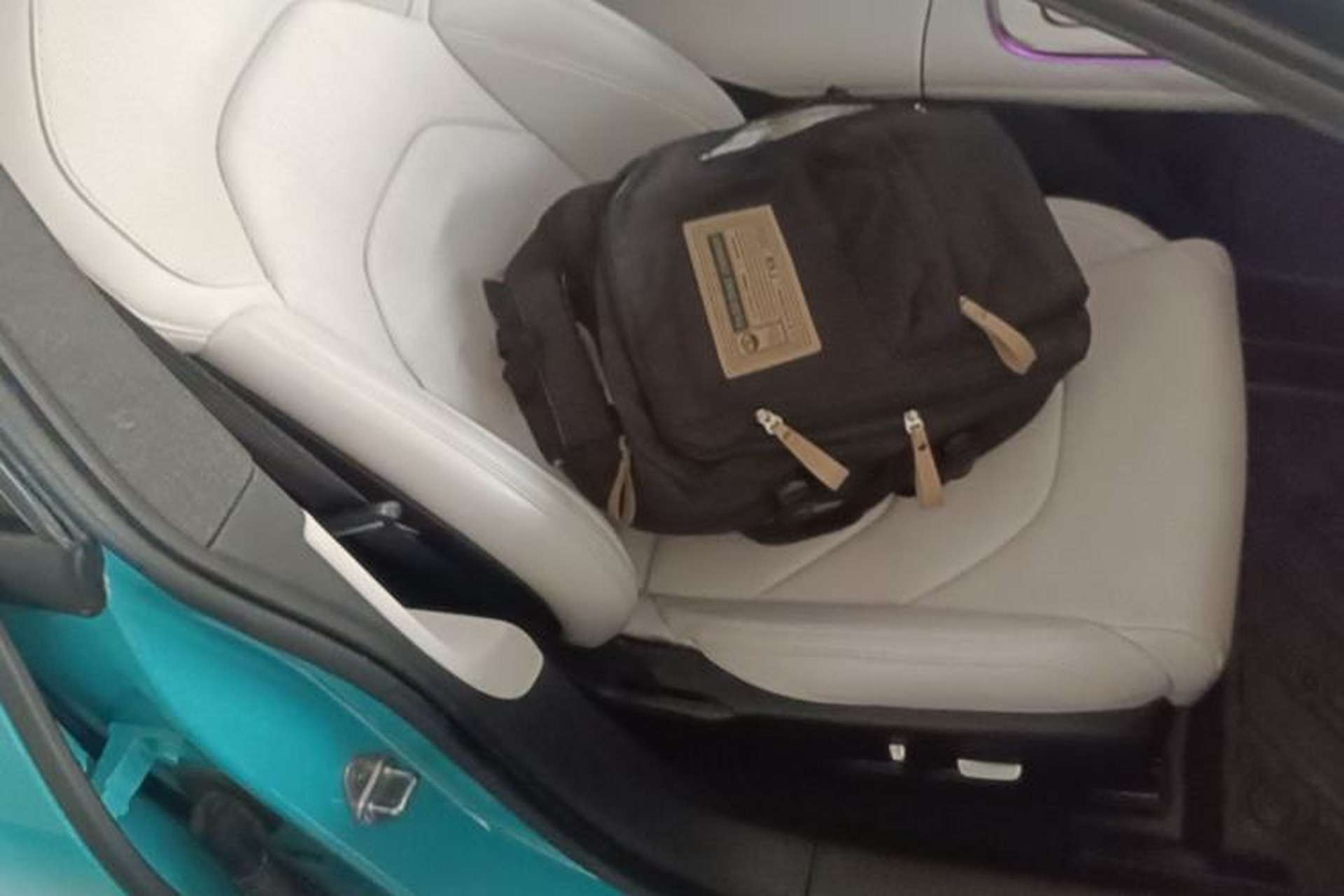 Used Xiaomi Auto SU7 2024 Rear-Drive Ultra-Long Range Advanced Pro-Level Intelligent Driving Version Right Front Seat