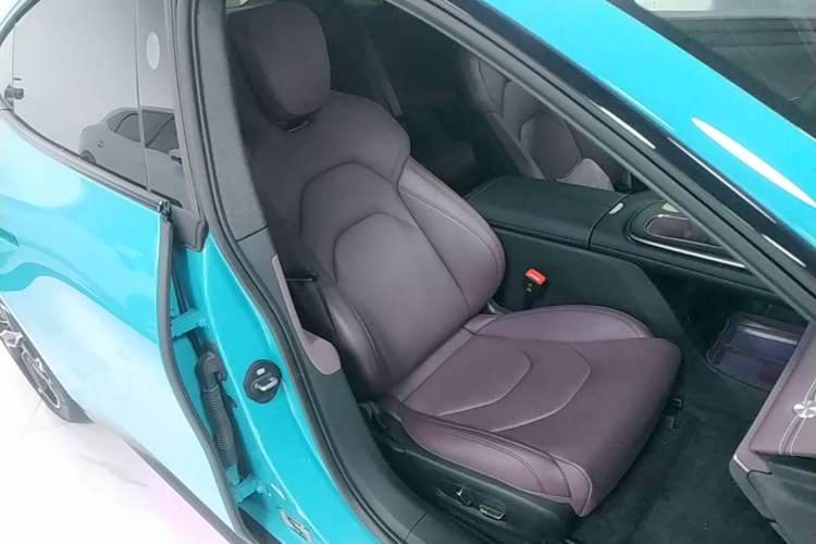 Used Xiaomi Auto SU7 2024 Rear-Drive Long-Range Intelligent Driving Version Right Front Seat