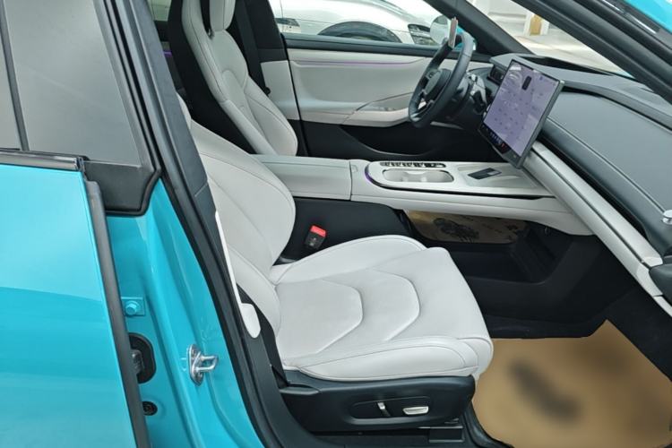 Used Xiaomi Auto SU7 2024 Four-Wheel Drive Ultra-Long Range Advanced Intelligent Driving Max Edition Right Front Seat