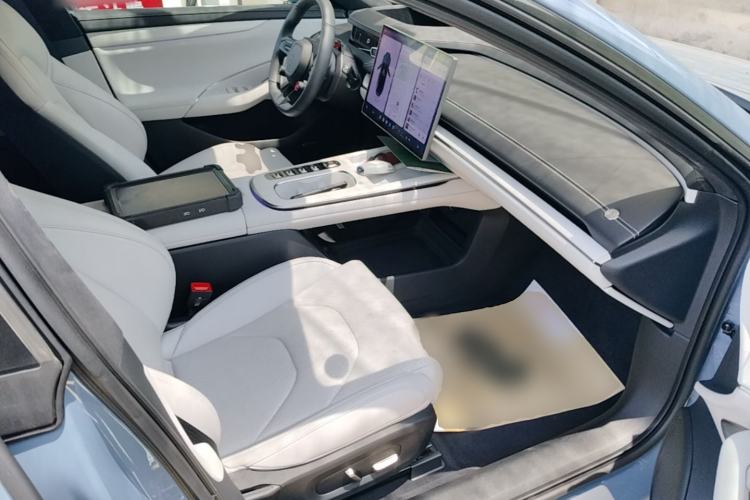 Used Xiaomi Auto SU7 2024 Four-Wheel Drive Ultra-Long Range Advanced Intelligent Driving Max Edition Right Front Seat