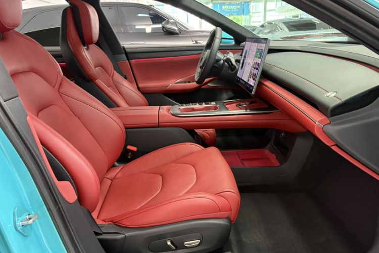 Used Xiaomi Auto SU7 2024 Four-Wheel Drive Ultra-Long Range Advanced Intelligent Driving Max Edition Right Front Seat