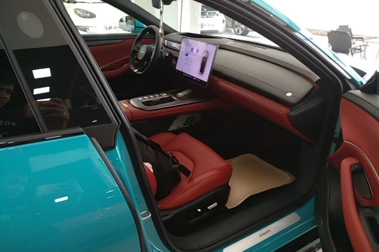 Used Xiaomi Auto SU7 2024 Four-Wheel Drive Ultra-Long Range Advanced Intelligent Driving Max Edition Right Front Seat