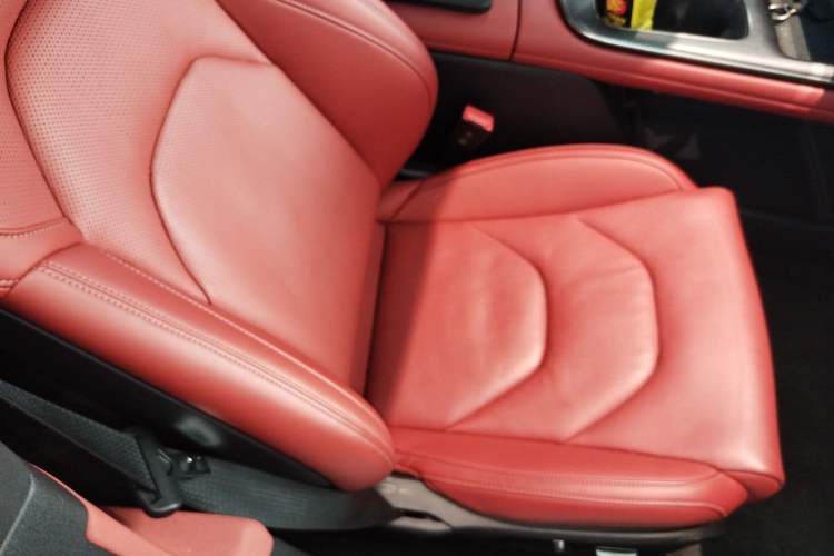 Used Xiaomi Auto SU7 2024 Four-Wheel Drive Ultra-Long Range Advanced Intelligent Driving Max Edition Right Front Seat