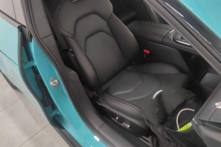 Used Xiaomi Auto SU7 2024 Rear-Drive Ultra-Long Range Advanced Pro-Level Intelligent Driving Version Right Front Seat