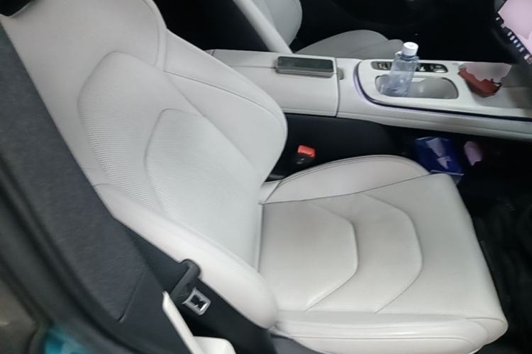 Used Xiaomi Auto SU7 2024 Rear-Drive Ultra-Long Range Advanced Pro-Level Intelligent Driving Version Right Front Seat