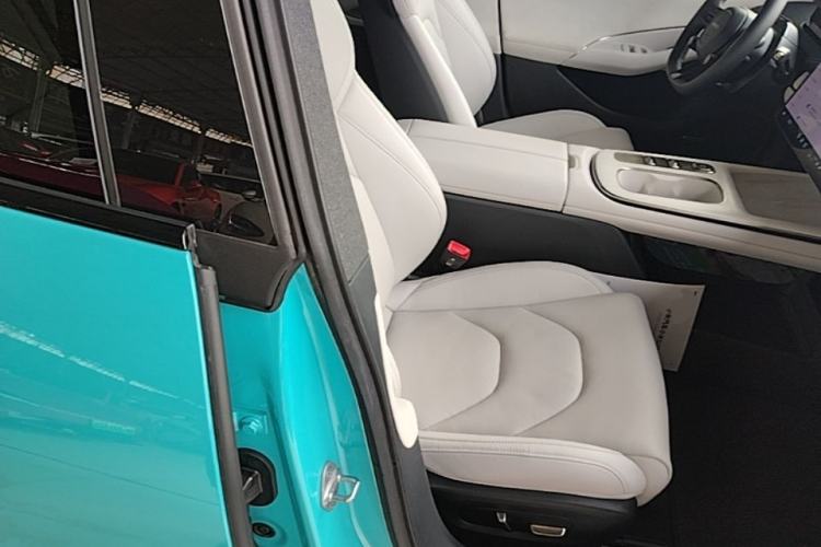 Used Xiaomi Auto SU7 2024 Rear-Drive Long-Range Intelligent Driving Version Right Front Seat