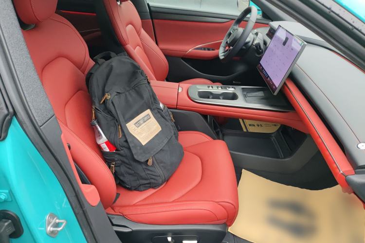 Used Xiaomi Auto SU7 2024 Rear-Drive Ultra-Long Range Advanced Pro-Level Intelligent Driving Version Right Front Seat