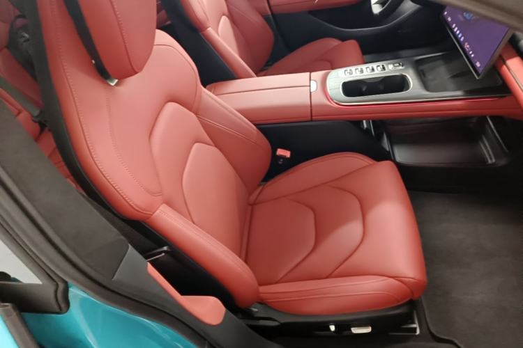 Used Xiaomi Auto SU7 2024 Four-Wheel Drive Ultra-Long Range Advanced Intelligent Driving Max Edition Right Front Seat