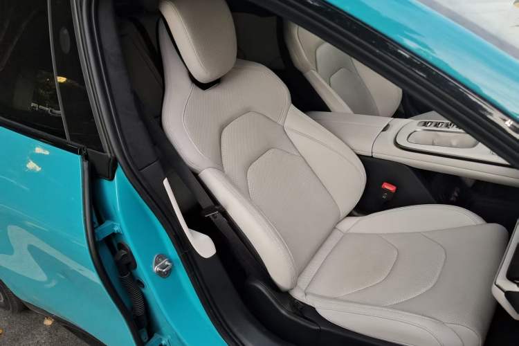 Used Xiaomi Auto SU7 2024 Rear-Drive Ultra-Long Range Advanced Pro-Level Intelligent Driving Version Right Front Seat