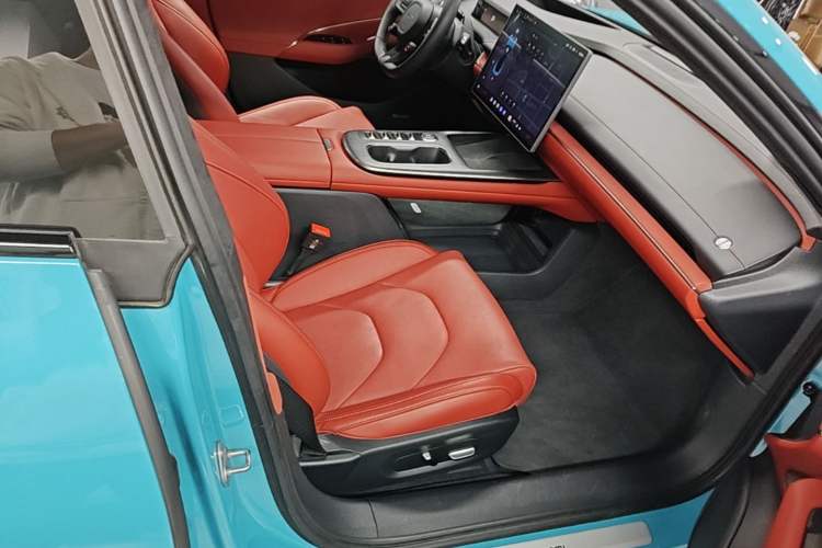 Used Xiaomi Auto SU7 2024 Four-Wheel Drive Ultra-Long Range Advanced Intelligent Driving Max Edition Right Front Seat