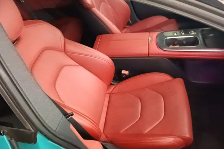 Used Xiaomi Auto SU7 2024 Rear-Drive Long-Range Intelligent Driving Version Right Front Seat