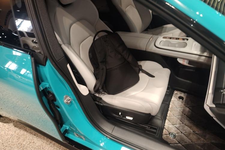 Used Xiaomi Auto SU7 2024 Rear-Drive Long-Range Intelligent Driving Version Right Front Seat