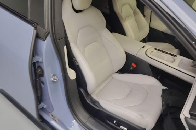 Used Xiaomi Auto SU7 2024 Four-Wheel-Drive Max Founder's Edition Right Front Seat