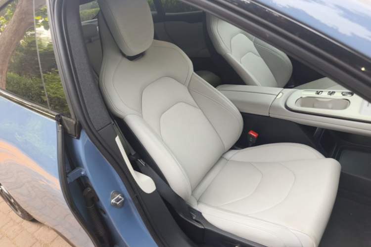 Used Xiaomi Auto SU7 2024 Rear-Drive Long-Range Intelligent Driving Version Right Front Seat