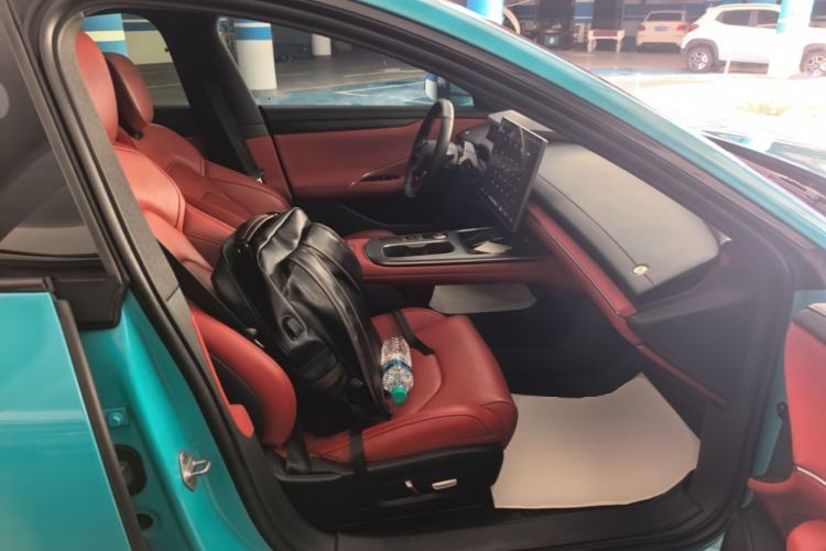 Used Xiaomi Auto SU7 2024 Rear-Drive Long-Range Intelligent Driving Version Right Front Seat