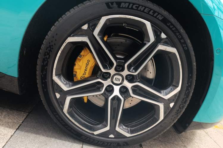Used Xiaomi Auto SU7 2024 Rear-Drive Long-Range Intelligent Driving Version Right Front Wheel Hub