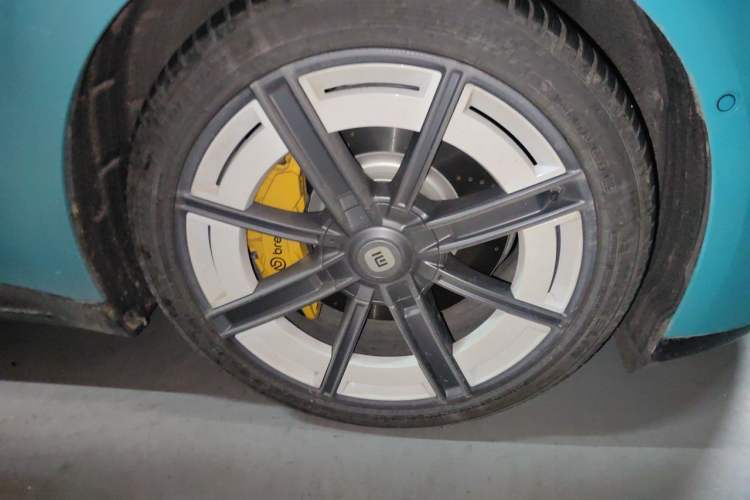 Used Xiaomi Auto SU7 2024 Four-Wheel Drive Ultra-Long Range Advanced Intelligent Driving Max Edition Right Front Wheel Hub