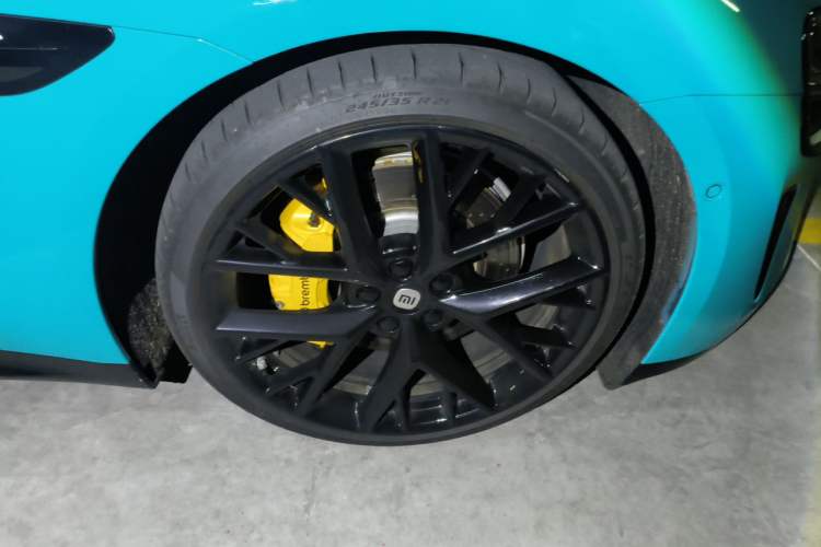 Used Xiaomi Auto SU7 2024 Four-Wheel Drive Ultra-Long Range Advanced Intelligent Driving Max Edition Right Front Wheel Hub