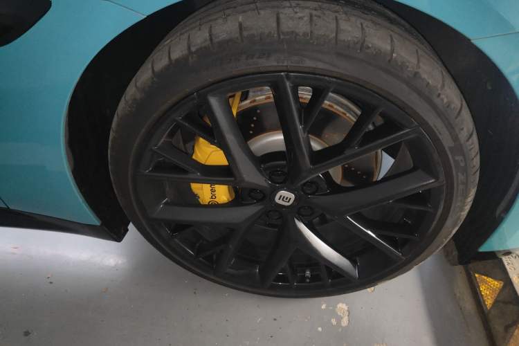 Used Xiaomi Auto SU7 2024 Four-Wheel Drive Ultra-Long Range Advanced Intelligent Driving Max Edition Right Front Wheel Hub