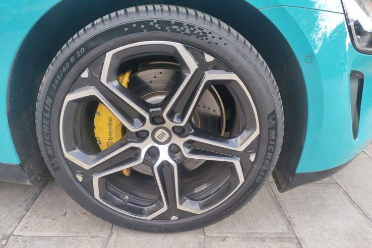Used Xiaomi Auto SU7 2024 Rear-Drive Long-Range Intelligent Driving Version Right Front Wheel Hub
