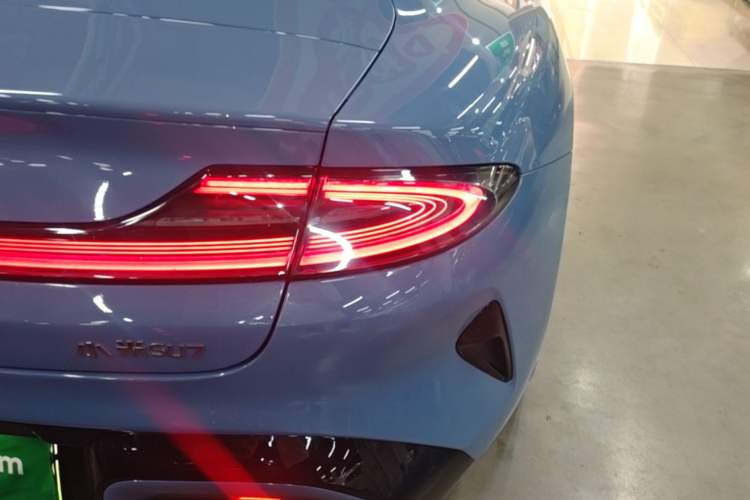 Used Xiaomi Auto SU7 2024 Rear-Drive Long-Range Intelligent Driving Version Right Rear Taillight